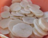 Foto del paso 3 de la receta: Patatas con almejas a la malagueña