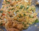 A picture of step 5 of Rava upma.