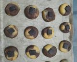 Foto langkah ke 7 dari resep Marble Cookies.