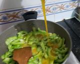 Foto langkah ke 3 dari resep Oseng Pare dan Telur (cuma 3 bahan).