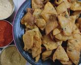 તીખા શક્કરપારા (Tikha Shakkarpara Recipe In Gujarati) રેસીપી સ્ટેપ1ફોટો