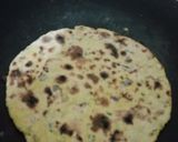 A picture of step 3 of Tandoori Missi Roti.