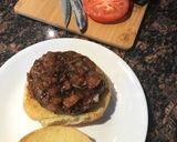 A picture of step 1 of Avocado hamburger.