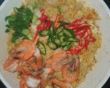 Foto langkah ke 5 dari resep Thai Fried Rice Pineapple.