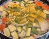 Foto del paso 2 de la receta: Caldo de pollo con verduras