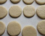 Foto del paso 3 de la receta: Alfajores de maizena con aceite🤓