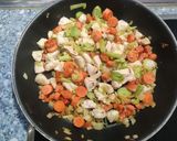Foto del paso 4 de la receta: Curry de garbanzos con mango y pollo