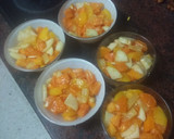 Foto del paso 2 de la receta: Macedonia de frutas sobre bizcocho y salsa de yogur en 5 minutos