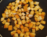 Foto del paso 2 de la receta: Picatostes caseros de ajo y perejil
