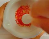 Foto langkah ke 2 dari resep Saffron Panna Cotta.