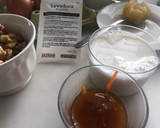 Foto del paso 1 de la receta: Coca de mantequilla y miel y Madeleines con la misma masa