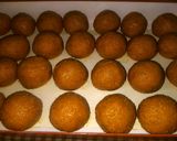 A picture of step 7 of Besan ladoo.