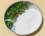A picture of step 3 of Methi paratha.