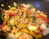 รูปขั้นตอนการทำที่ 3 ของ ไก่ผัดขิง