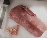 Foto del paso 1 de la receta: Lomo de cerdo sellado y relleno con arroz a la jardinera