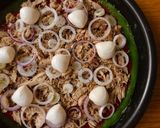 Hình bước làm 4 của món Pizza Cá Ngừ Hộp & Mozzarella Tươi