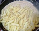 Foto del paso 7 de la receta: Penne rigatti en salsa Alfredo con trozos de lomo de cerdo