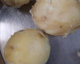 A picture of step 3 of Boil aloo besan ka pakoda.