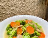 Foto langkah ke 6 dari resep Tumis Brokoli, Wortel, Bakso.