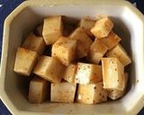 Une image de l'étape 1 de Kefalotyri mariné ail et paprika.