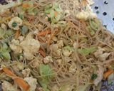 Foto langkah ke 4 dari resep 7. Bihun Goreng Sederhana.