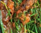 Foto langkah ke 4 dari resep Kucai Sarden Masak Pedas.