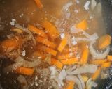 Foto langkah ke 3 dari resep Sup Jagung Ayam Simple.