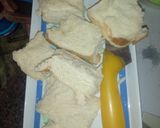 A picture of step 1 of Bread in Egg.