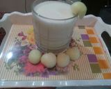 A picture of step 3 of SunMelon Shake.
