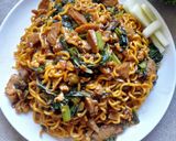 Foto langkah ke 5 dari resep Mie goreng jawa.