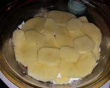 Rakott krumpli (szaftosan, magyarosan) recept fázis 2 fotója