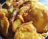 A picture of step 3 of Batata Bhajji.