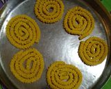 A picture of step 5 of Chakli.