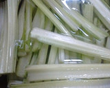 Foto del paso 1 de la receta: Pencas de acelga en conserva
