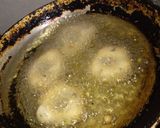 A picture of step 4 of Medu Vada.