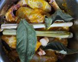 Foto langkah ke 4 dari resep Ayam Kampung Ungkep Bumbu Kuning.