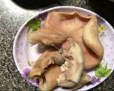 Hình bước làm 1 của món Tai heo bóp húng 🤤