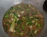 Foto langkah ke 4 dari resep Soto Ceker Ayam Bening Segar Kuah Kunyit ala Rumahan.