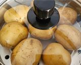A picture of step 1 of Roasted Tomato Aloo Pitika – Assamese Style.