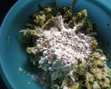 A picture of step 3 of Poha Pakoda.
