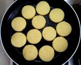 รูปขั้นตอนการทำที่ 2 ของ เค้กข้าวเหนียวมันฝรั่ง (น้ำผึ้ง/อัลมอนด์) Potato Sticky Rice Cake (Honey/Almond)