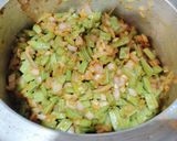 A picture of step 2 of Kachi curry Gavar (cluster beans).