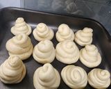 Foto del paso 11 de la receta: Pancitos con crema en forma de torres