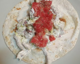 Foto del paso 6 de la receta: Tacos con pollo y salsa César