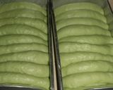Foto langkah ke 6 dari resep Roti sisir pandan.