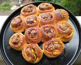 A picture of step 4 of Garlic pull apart rolls.
