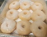 Foto langkah ke 7 dari resep Donat glaze tiramisu homemade.