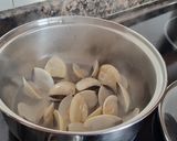 Foto del paso 2 de la receta: Tagliatelle al huevo con langostinos y almejas