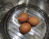 Foto del paso 1 de la receta: Cocer huevos en olla GM