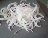 Foto del paso 2 de la receta: Tinga con carne para desebrar (puerco)